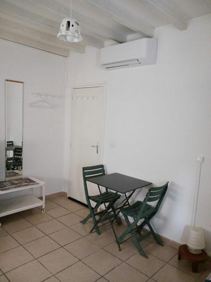 Studio Charmant Et Calme Villeneuve Les Avignon Entree Et Cour Independantes Climatisation Piscine Parking Экстерьер фото